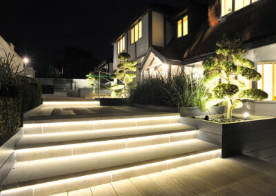 frontgarden_atnight